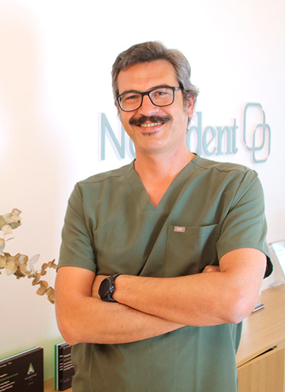 Dr. Enrique Castro, endodoncista