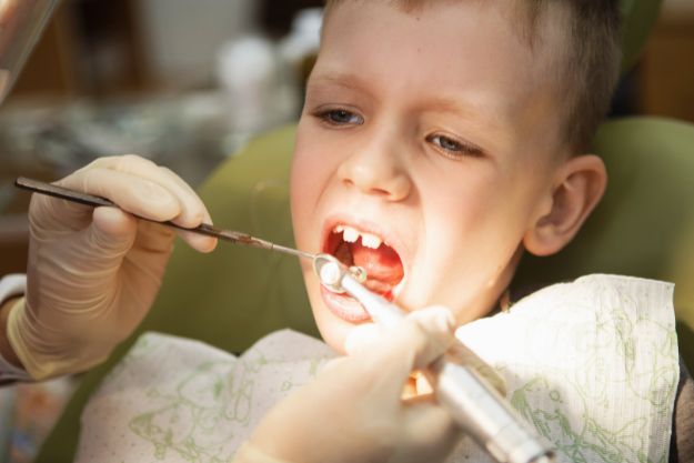 erupción dental